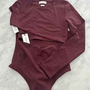 Aritizia Babaton Burgundy Long Sleeve Bodysuit